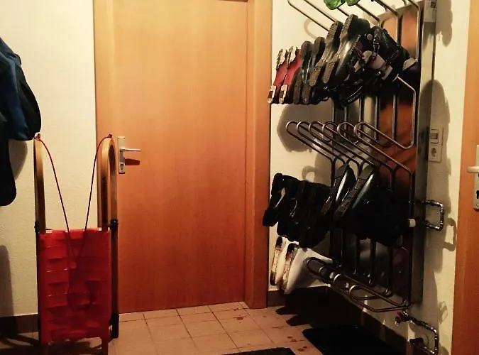 S Lois Schoenes Im *